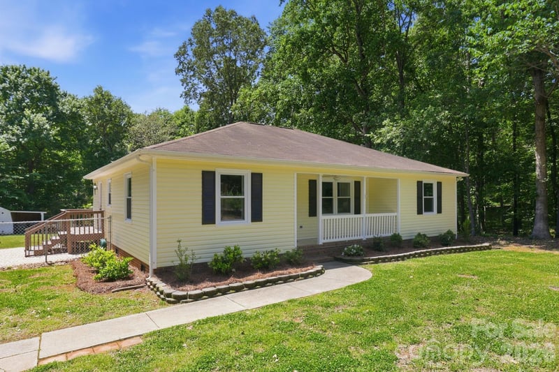 2313 Raccoon Run, Monroe, NC - 3 beds, 2 baths, 1,411 sqft - $350,000