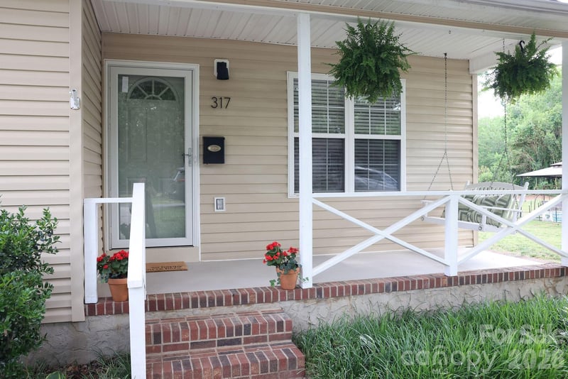 317 Devine Avenue, Belmont, NC - 2 beds, 2 baths, 883 sqft - $316,000