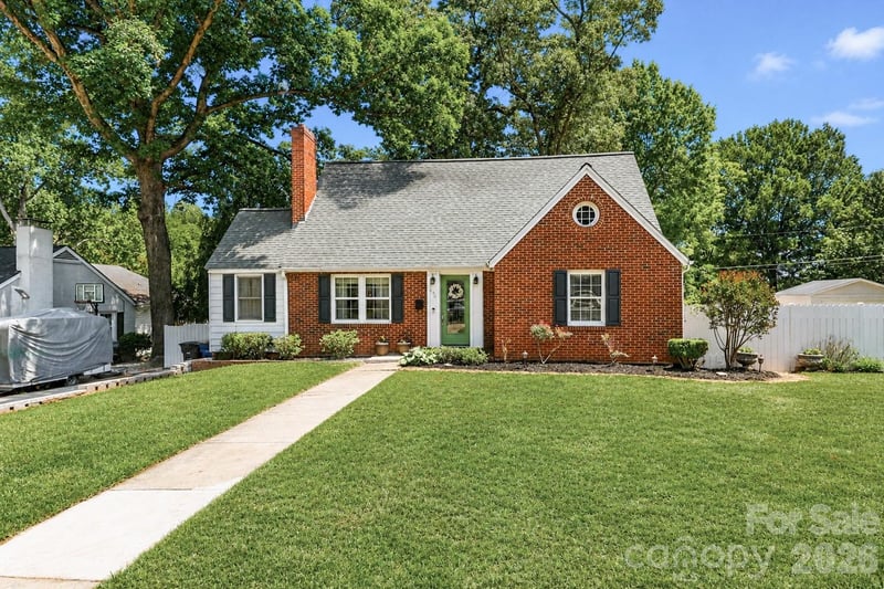 820 Woodland Road, Statesville, NC - 4 beds, 2 baths, 1,906 sqft - $374,900
