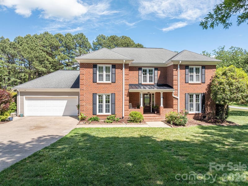 136 Persimmon Creek Road, Kings Mountain, NC - 4 beds, 2.5 baths, 2,525 sqft - $674,900