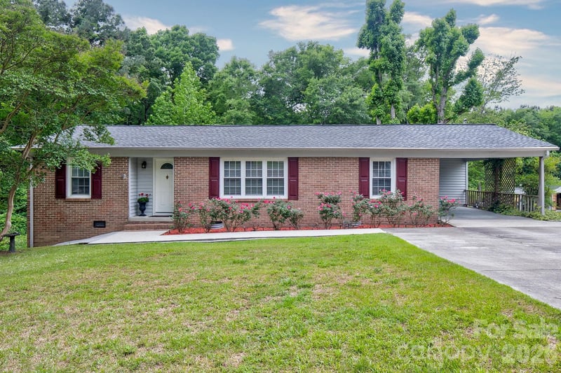 156 Blackmon, Kershaw, SC - 3 beds, 2 baths, 1,238 sqft - $248,000