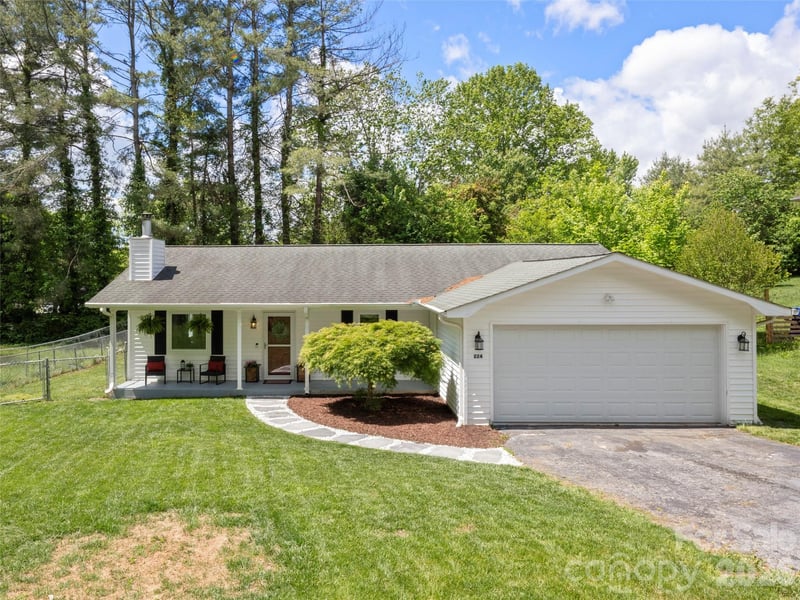 224 Clover Drive, Fletcher, NC - 3 beds, 2 baths, 1,293 sqft - $385,000