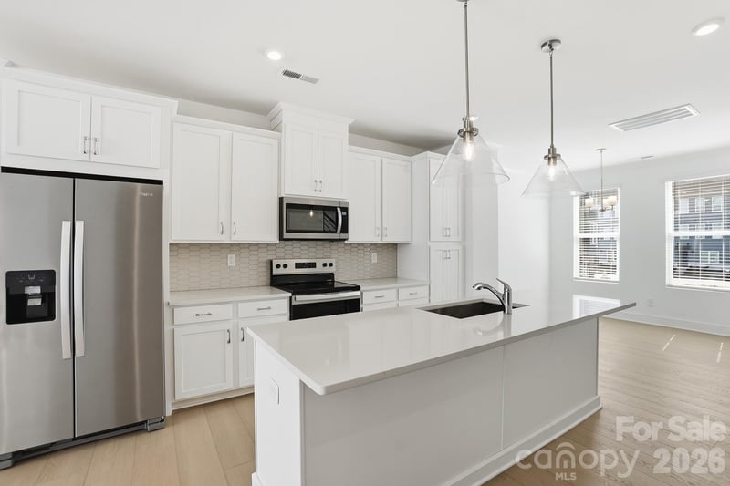 1135 Kokomo Lane Apt 46, Charlotte, NC - 3 beds, 3.5 baths, 1,610 sqft - $434,000