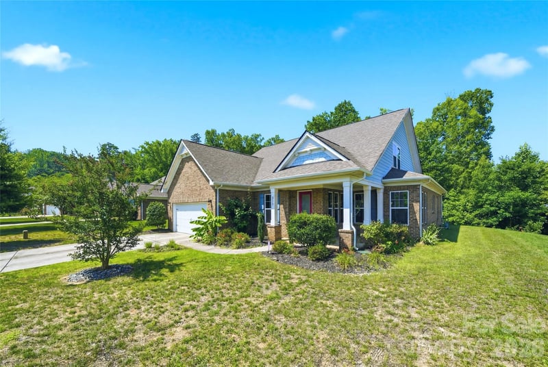 8759 Mullis Forest Court, Mint Hill, NC - 3 beds, 3 baths, 2,448 sqft - $590,000