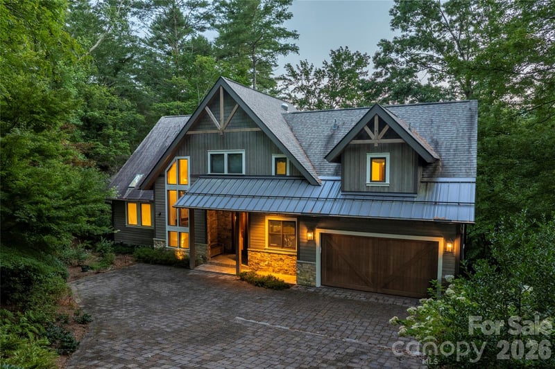 64 Bee Tree Way, Lake Toxaway, NC - 4 beds, 6.5 baths, 5,766 sqft - $5,995,000