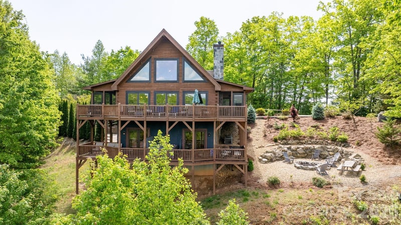 6749 Fire Crest Lane, Lenoir, NC - 3 beds, 3.5 baths, 2,763 sqft - $1,097,000