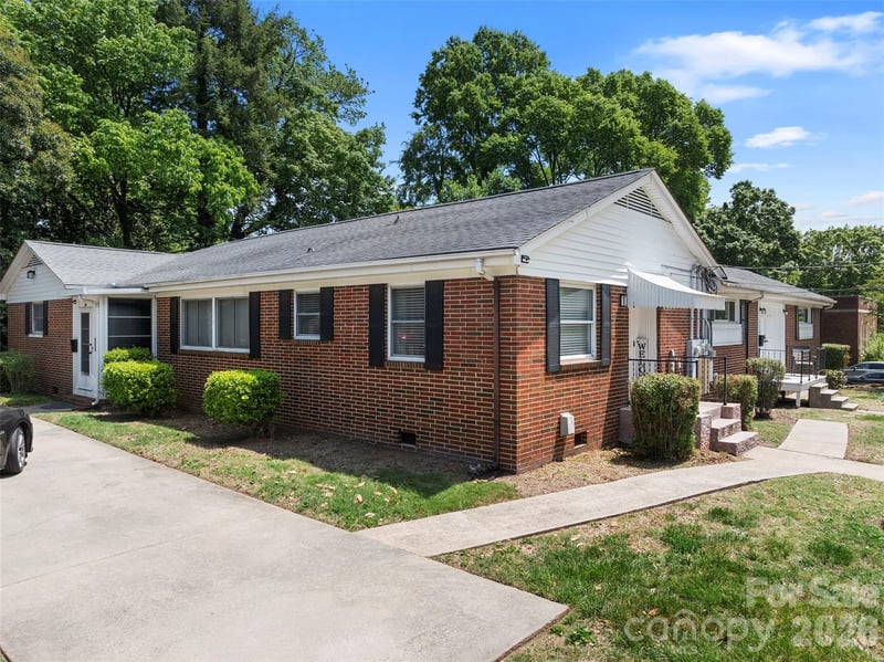 301 N Fulton Street, Salisbury, NC - 4 beds, 2,935 sqft - $490,000