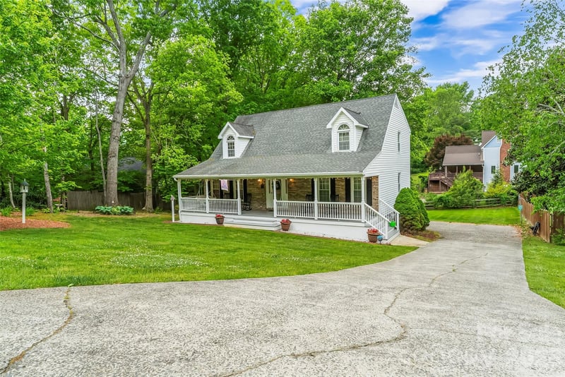 808 Lakey Gap Road, Black Mountain, NC - 4 beds, 3 baths, 2,525 sqft - $624,900