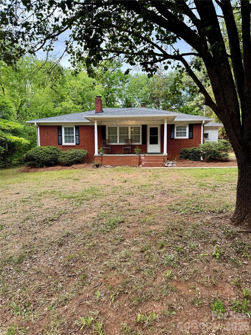 2217 Dale Avenue, Lincolnton, NC - 2 beds, 1 bath, 1,273 sqft - $239,900