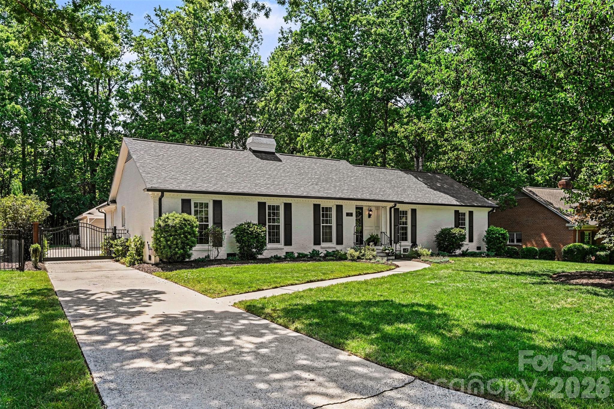 533 King Edward, Charlotte, NC — property listing photo 1