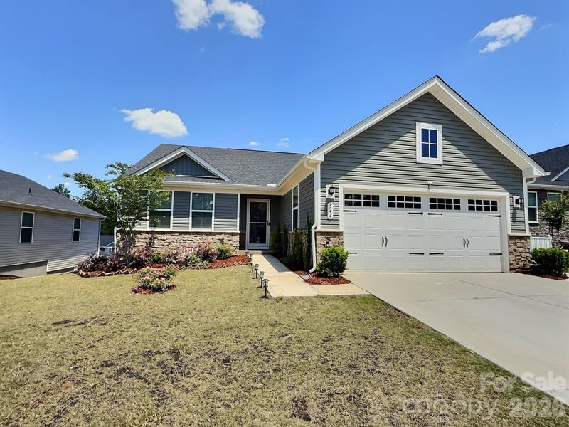 544 Grandiflora Avenue, Lancaster, SC - 4 beds, 3 baths, 2,892 sqft - $344,900