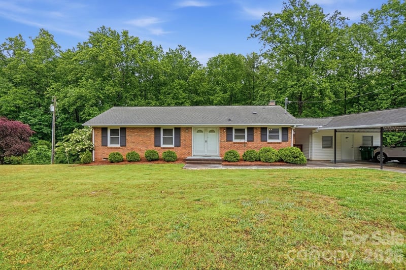 6704 Alanbrook Road, Charlotte, NC - 3 beds, 2 baths, 2,112 sqft - $340,000
