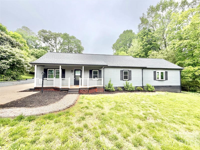 1586 Kenlane Drive, Hickory, NC - 3 beds, 3 baths, 1,959 sqft - $319,900