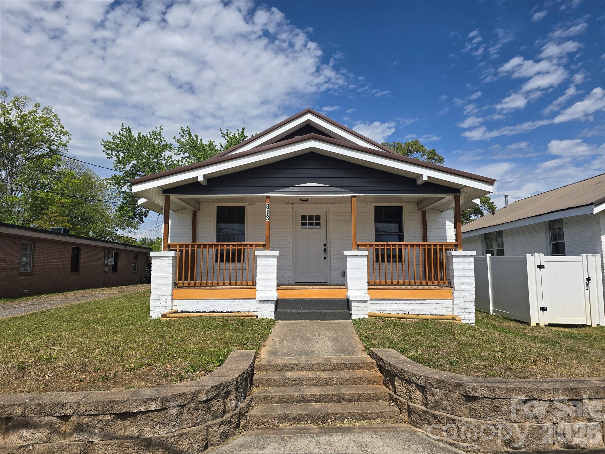 813 Highland Avenue SE, Hickory, NC. property listing photo