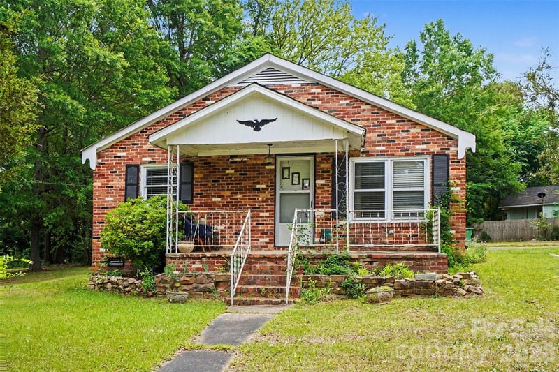 301 Hampton Road, Lancaster, SC - 3 beds, 1 bath, 1,281 sqft - $149,000