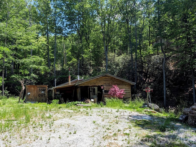 1034 Kyles Creek Road, Hendersonville, NC - 2 beds, 1 bath - $75,000