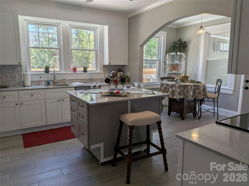933 W Warren Street, Shelby, NC - 3 beds, 2 baths, 2,195 sqft - $359,900