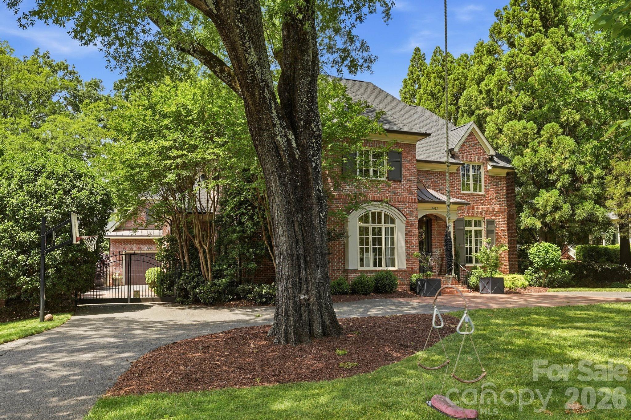 2012 Harris, Charlotte, NC — property listing photo 1