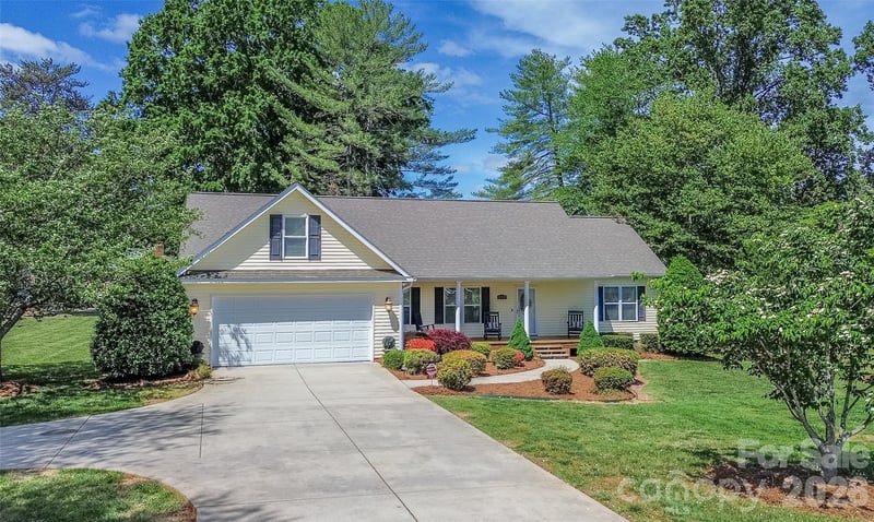 183 Devon Lane, Statesville, NC - 3 beds, 2 baths, 2,672 sqft - $397,500