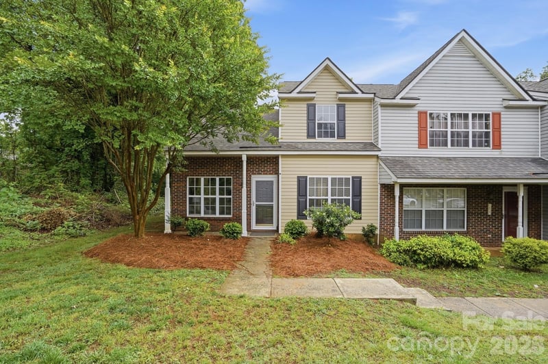 7621 Petrea Lane, Charlotte, NC - 3 beds, 2 baths, 1,330 sqft - $258,000