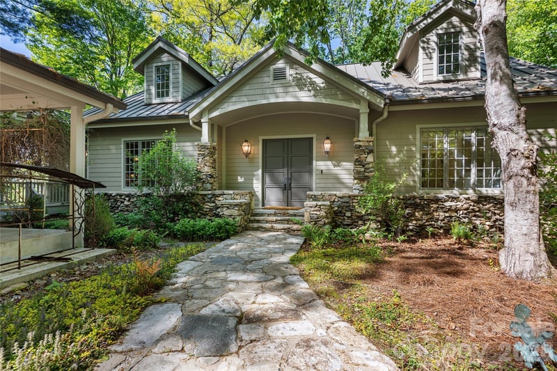 1957 Cold Mountain Road, Lake Toxaway, NC - 4 beds, 5.5 baths, 4,577 sqft - $4,750,000