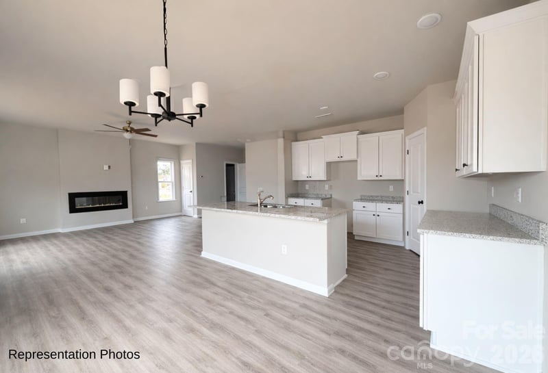 209 Roxanna Court, Shelby, NC - 3 beds, 2.5 baths, 1,971 sqft - $274,189