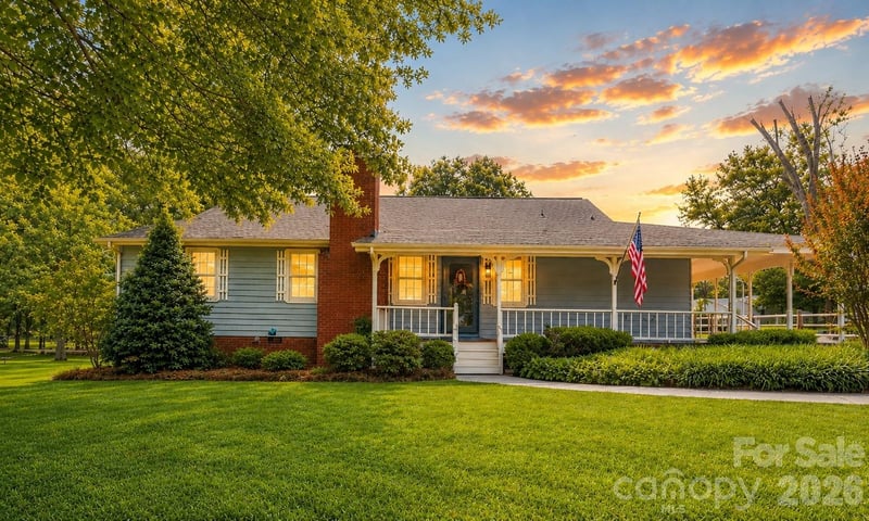 6016 Indian Brook Drive, Matthews, NC - 3 beds, 2 baths, 1,496 sqft - $399,900