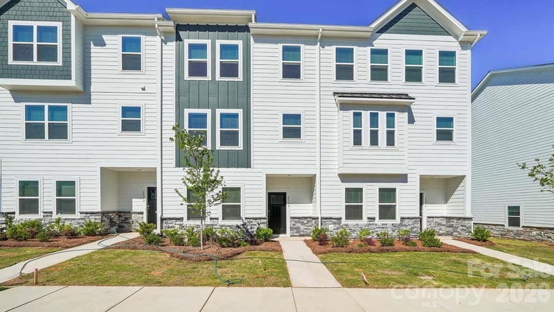 234 E Morehouse Avenue TWNH E, Mooresville, NC - 4 beds, 3.5 baths, 2,006 sqft - $339,000