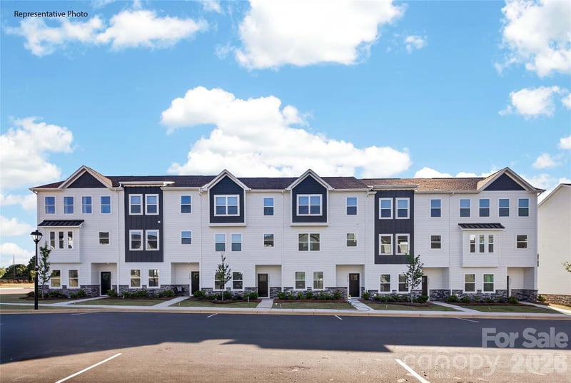 234 E Morehouse Avenue TWNH D, Mooresville, NC - 4 beds, 3.5 baths, 2,017 sqft - $345,975