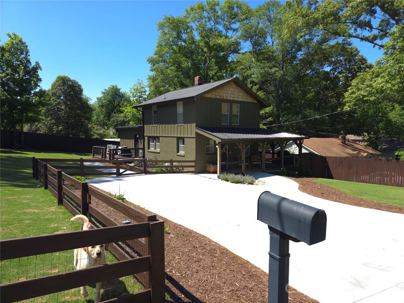 152 Florida Avenue, Forest City, NC - 3 beds, 2.5 baths, 1,436 sqft - $320,000