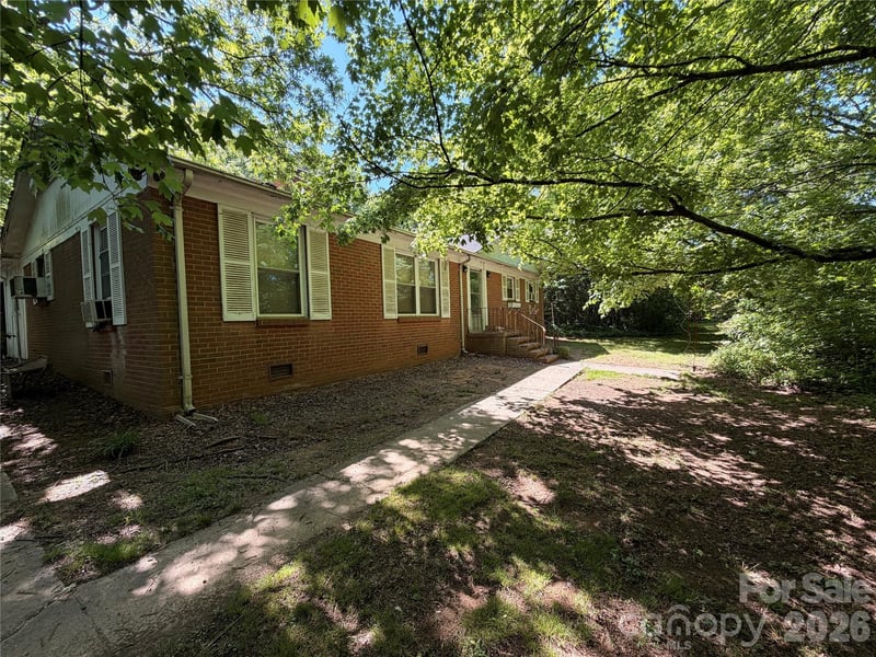 7000 Ridge Lane Road, Charlotte, NC - 3 beds, 1.5 baths, 1,591 sqft - $365,000