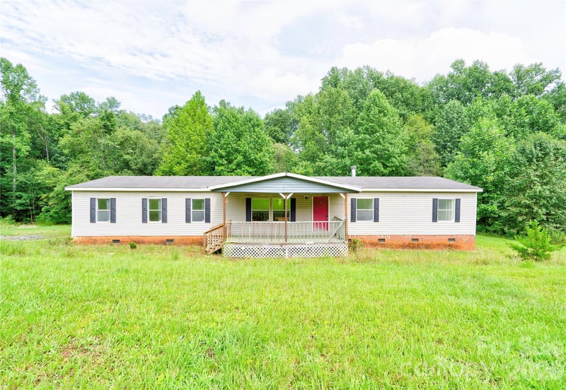 136 Foxhill Drive, Shelby, NC - 4 beds, 2 baths, 2,052 sqft - $189,000