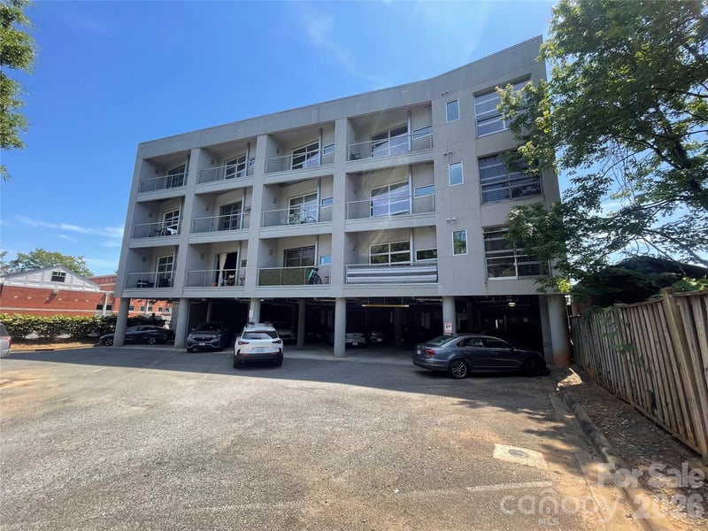 1611 Central Avenue Apt 300, Charlotte, NC - 1 bed, 1 bath, 597 sqft - $278,000