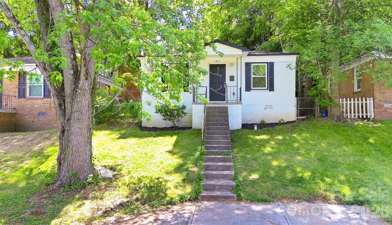 637 Miller, Charlotte, NC - 2 beds, 1 bath, 702 sqft - $230,000