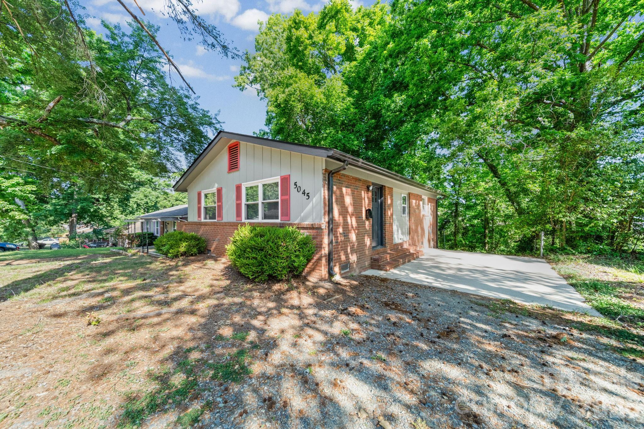 5045 Curtiswood Drive, Charlotte, NC. property listing photo