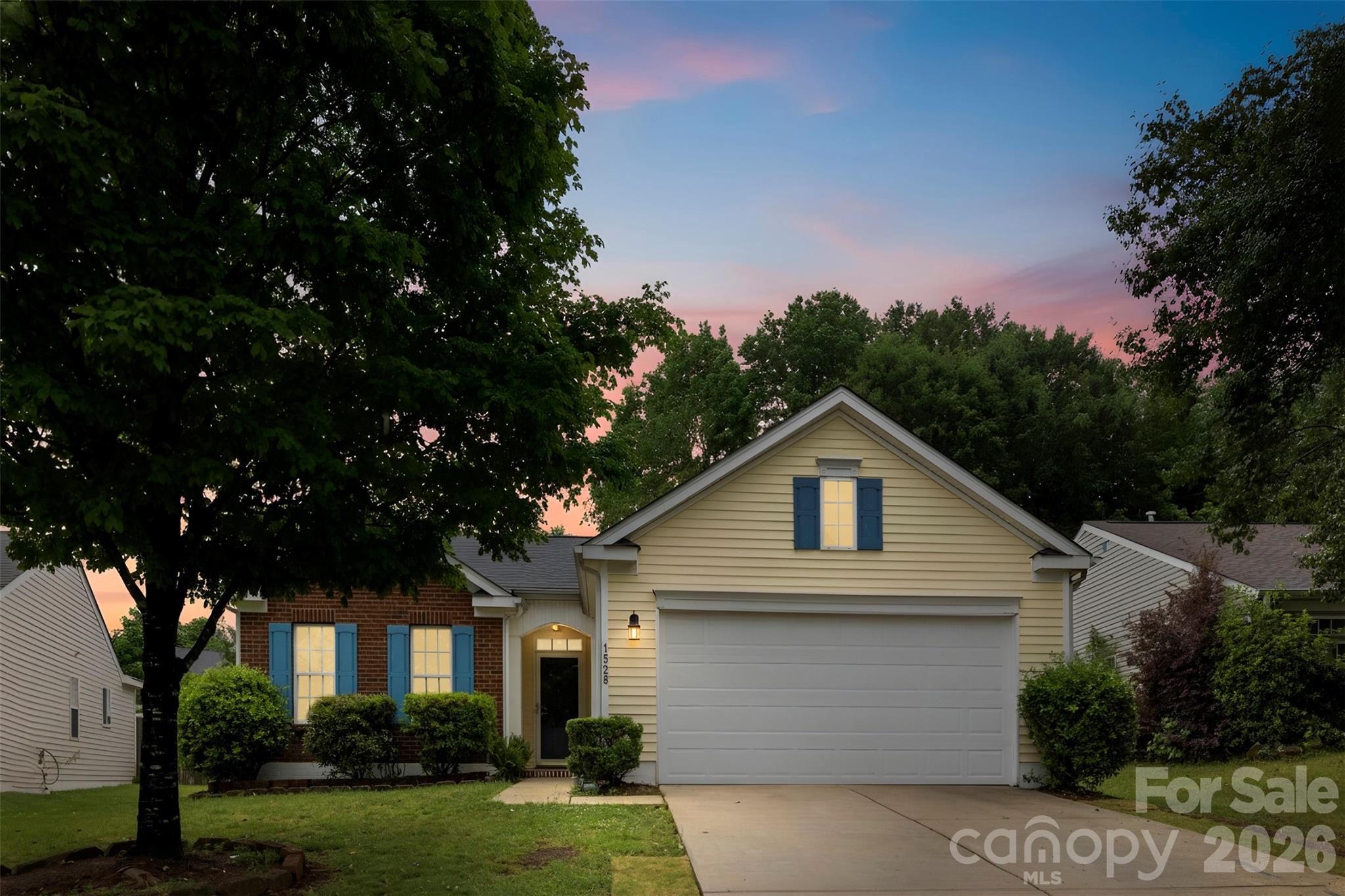 1528 Oakdale Green Drive, Charlotte, NC. property listing photo