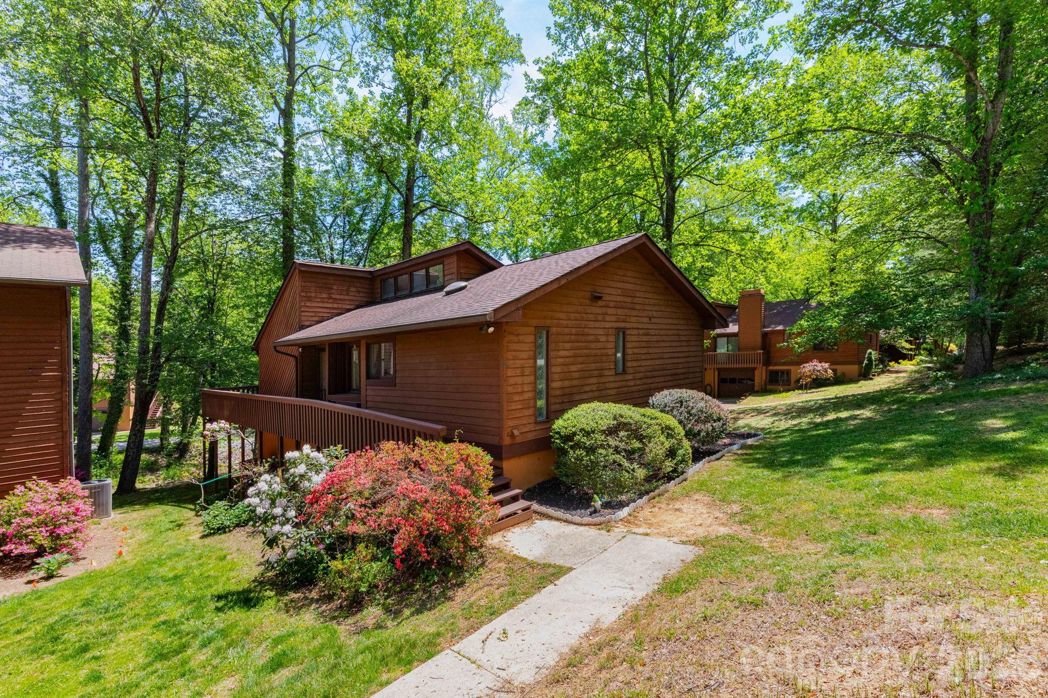 5 Wildwood Circle, Fletcher, NC — property listing photo