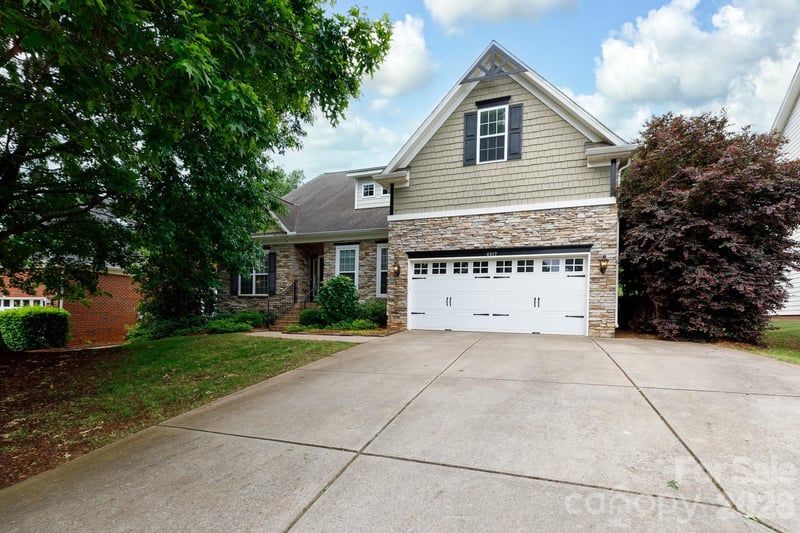 4017 W Sandy Trail, Fort Mill, SC - 4 beds, 3 baths, 4,108 sqft - $684,999