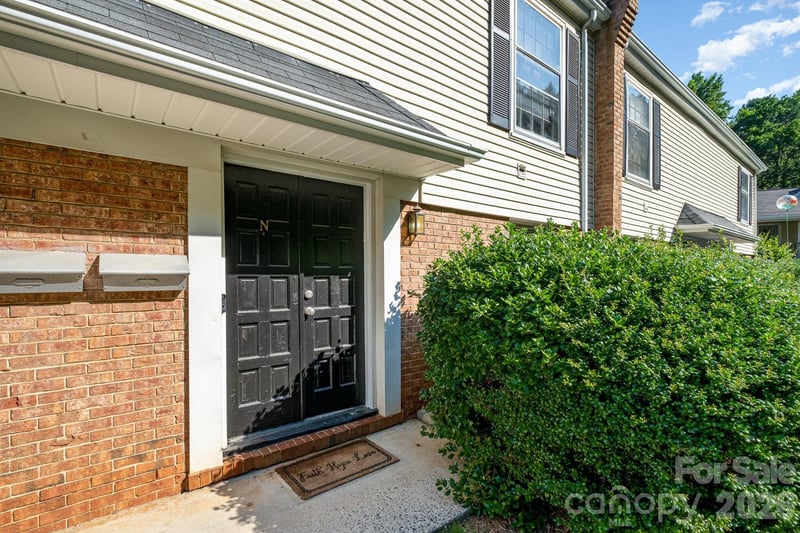 4609 Coronado Drive N, Charlotte, NC - 2 beds, 2 baths, 1,072 sqft - $174,900