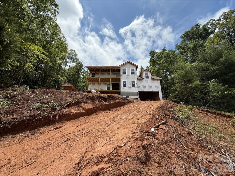 399 Huntington Woods Street SE, Lenoir, NC - 4 beds, 3.5 baths, 3,048 sqft - $584,900