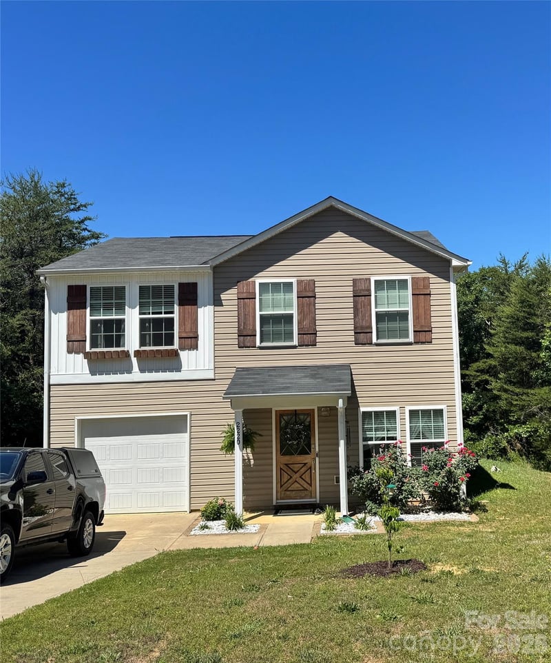2220 Pinnacle View Drive, Kings Mountain, NC - 3 beds, 3 baths, 1,624 sqft - $339,500