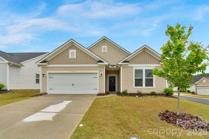 7162 Indigo Way, Denver, NC - 3 beds, 2 baths, 1,570 sqft - $370,000