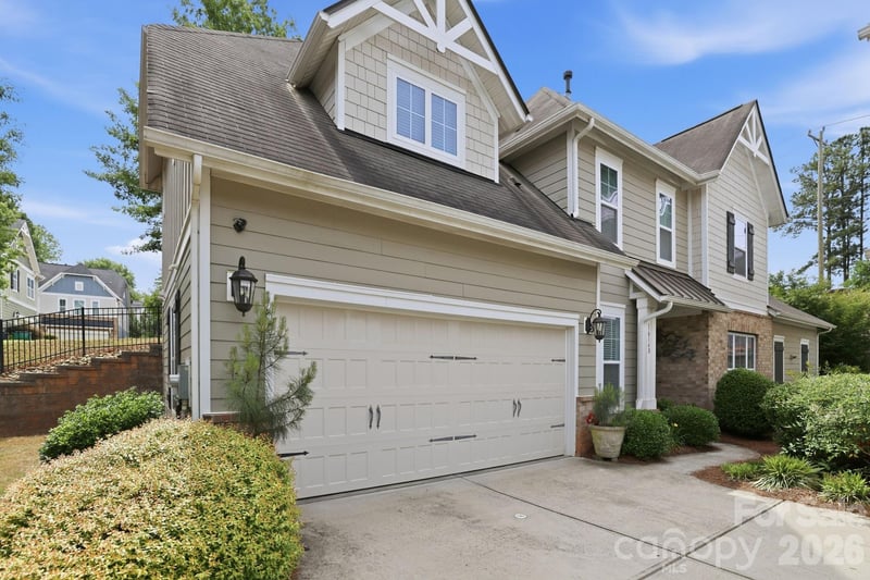 16148 Lost Canyon Way, Charlotte, NC - 3 beds, 3.5 baths, 2,222 sqft - $570,000