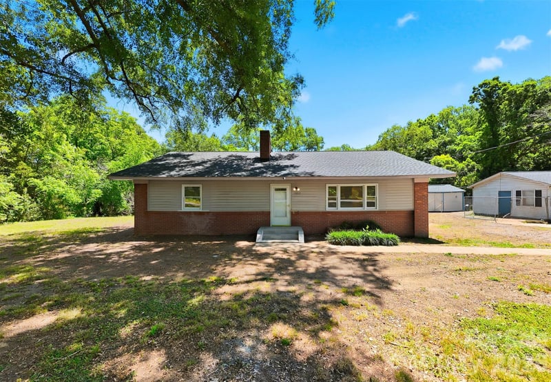1807 S Post Road, Shelby, NC - 2 beds, 2 baths, 1,465 sqft - $195,000