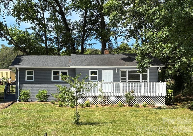305 Forestway Drive, Mount Holly, NC - 3 beds, 1 bath, 1,095 sqft - $270,000
