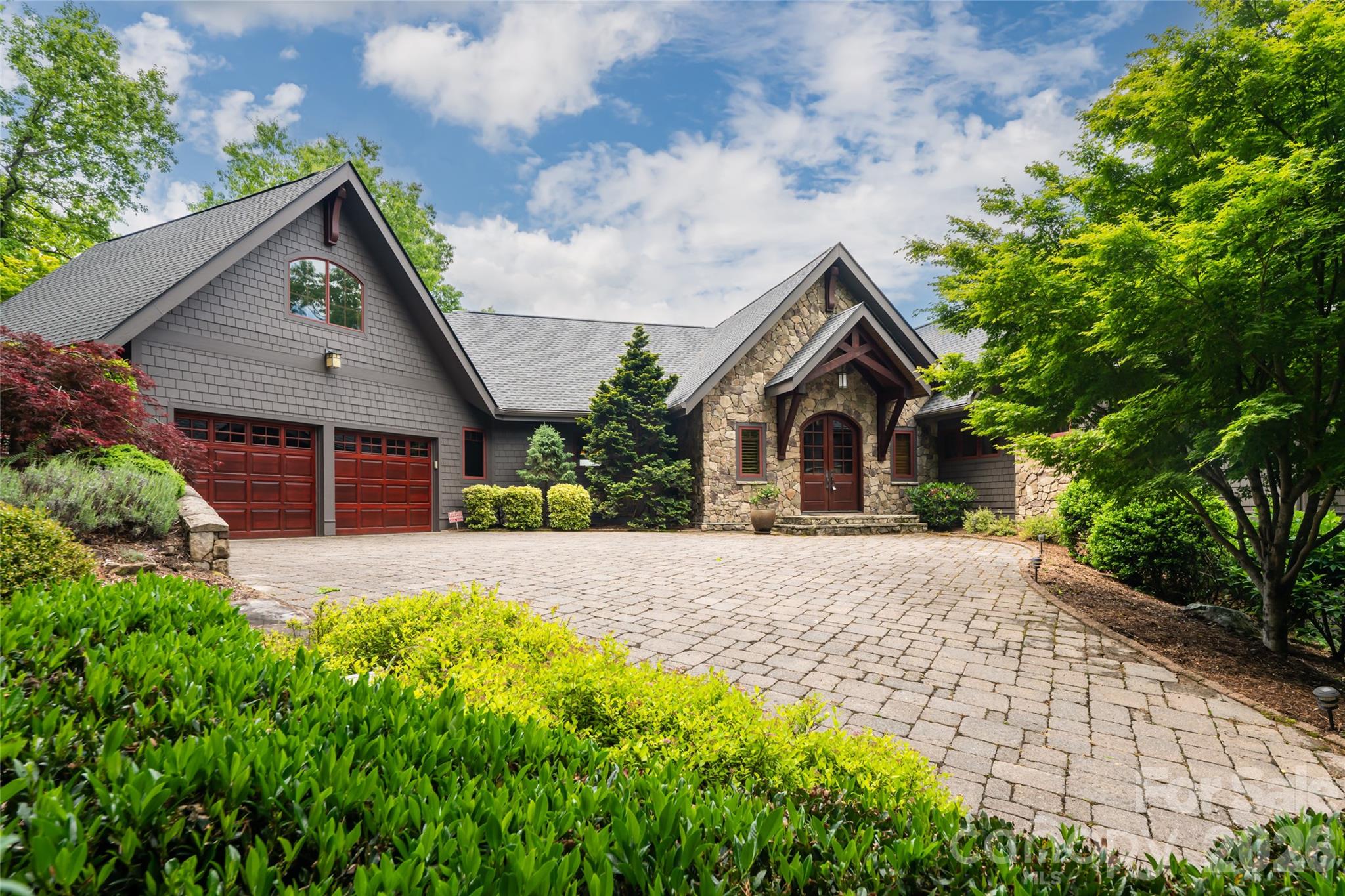 211 Boulder Ridge Drive, Hendersonville, NC. property listing photo