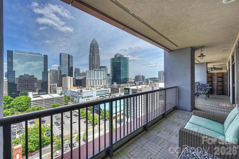 222 S Caldwell Street Apt 1708, Charlotte, NC - 2 beds, 2 baths, 1,203 sqft - $582,000
