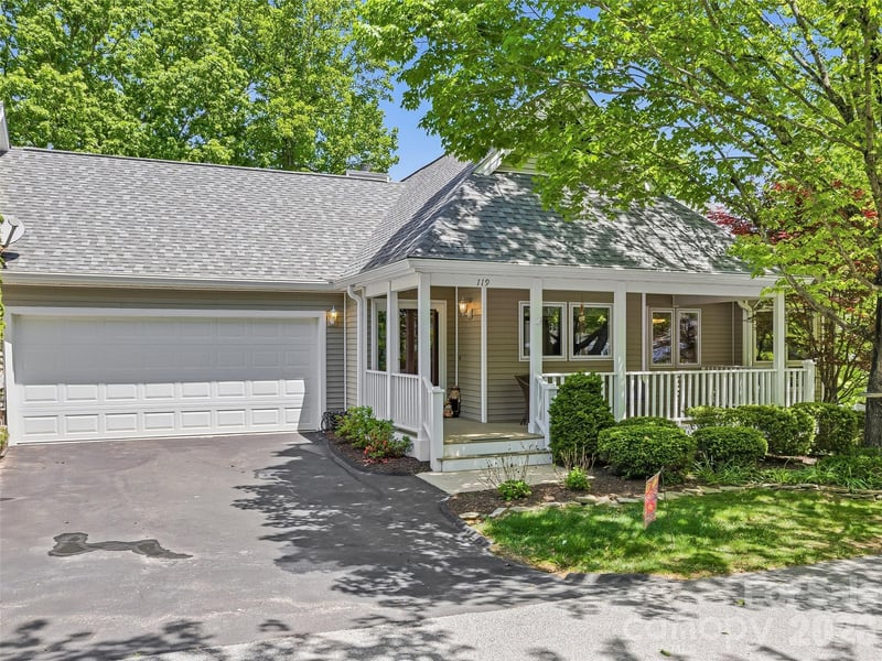 119 Carriage Walk, Hendersonville, NC - 4 beds, 3 baths, 2,671 sqft - $525,000