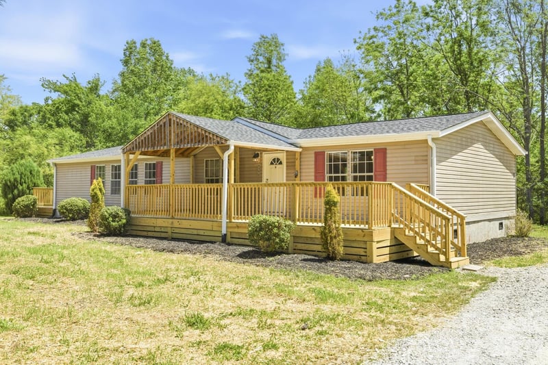 6490 Willow Road, Hendersonville, NC - 3 beds, 2 baths, 1,705 sqft - $299,900