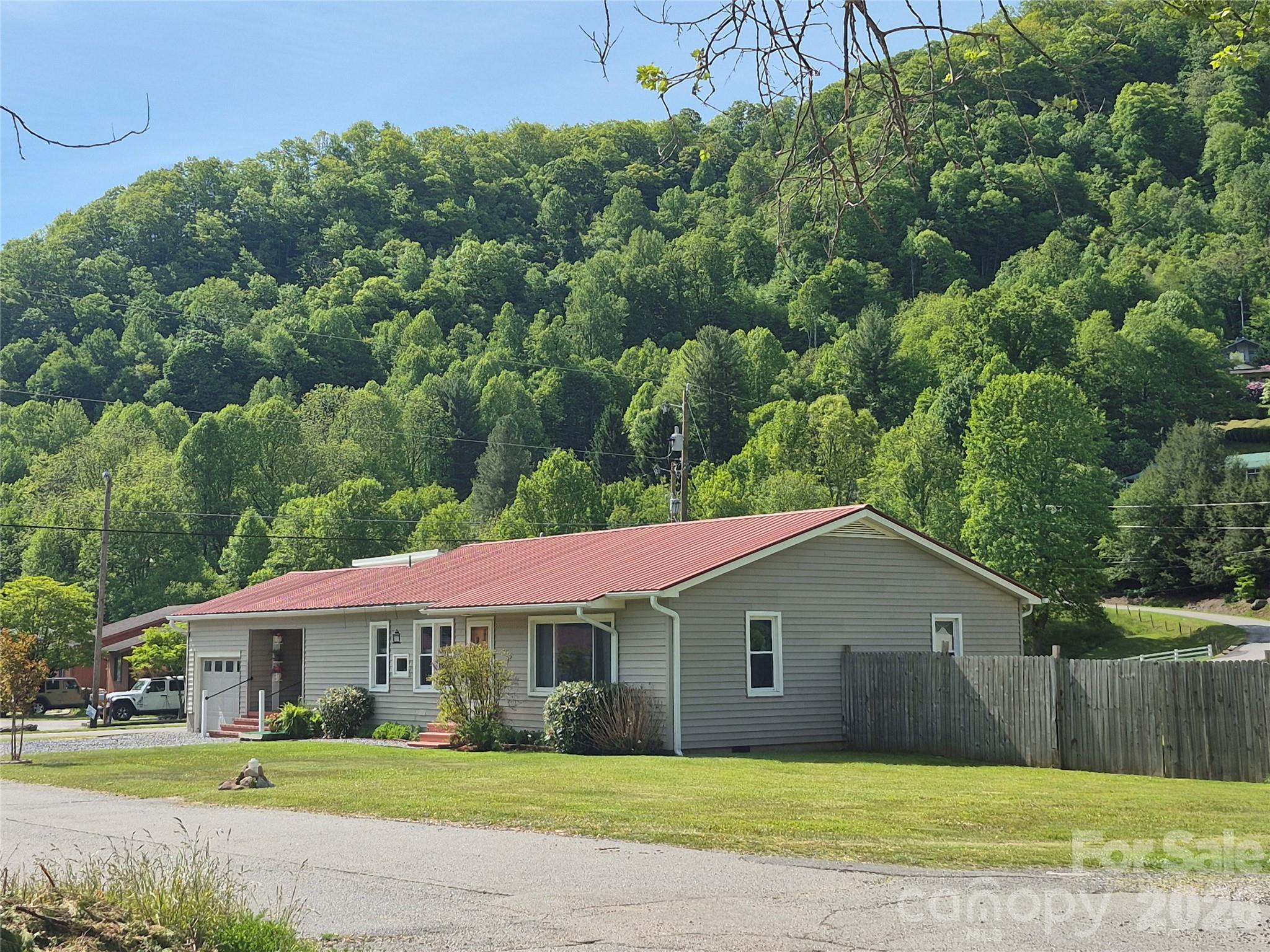 5 Gibson Drive, Maggie Valley, NC. property listing photo
